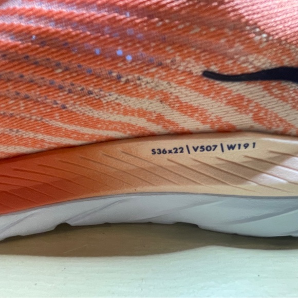 Hoka Women's Hoka Mach 5 Shoes New No box size 9 V507 Camelia - Picture 8 of 10